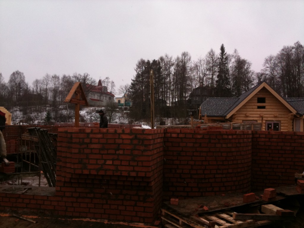 Возведение стен Храма